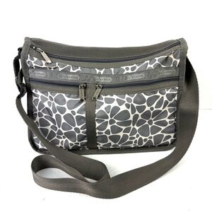 Lesportsac‎ Everyday Crossbody Bag Gray Geometric Nylon Expandable Handbag